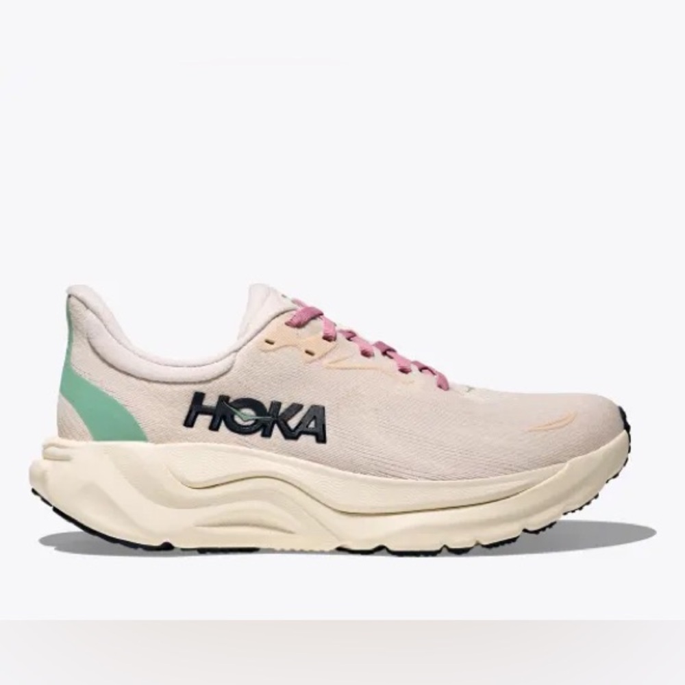 NWT Hoka Arahi 8 Women's running walking shoes